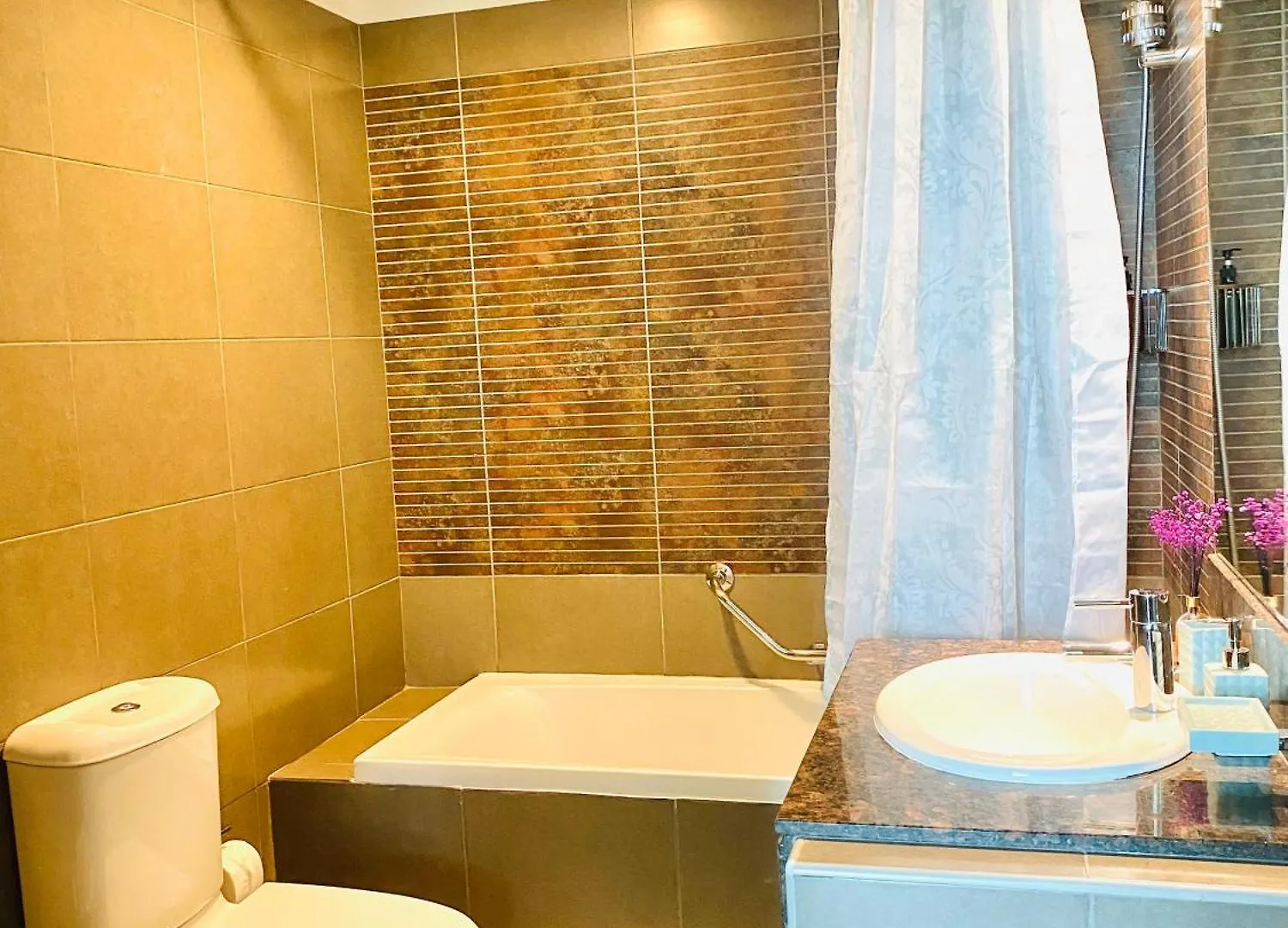 Top Floor Luxury Apartment With Beautiful Views Αμπού Ντάμπι 0*,