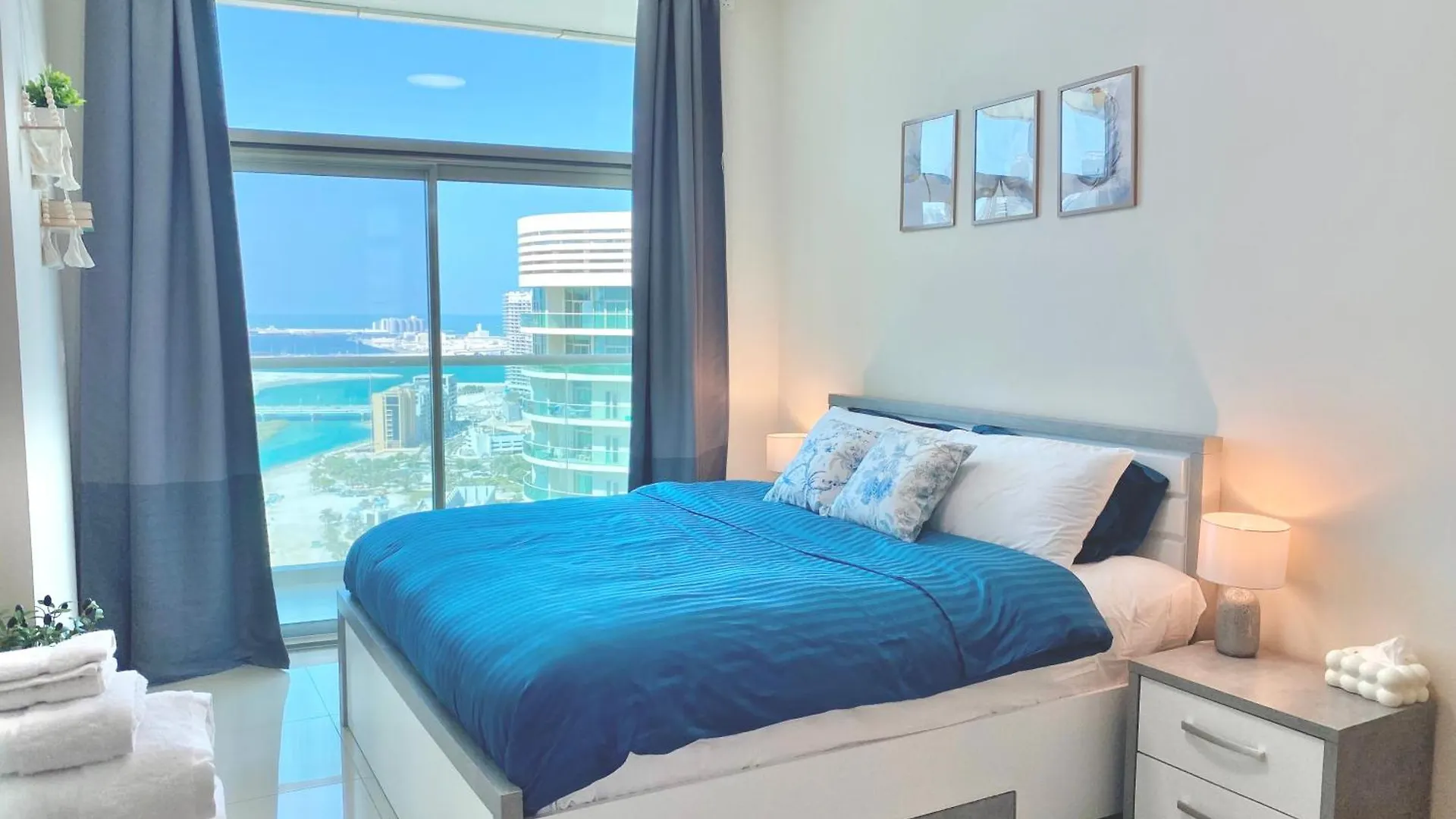 Top Floor Luxury Apartment With Beautiful Views Abu Dhabi